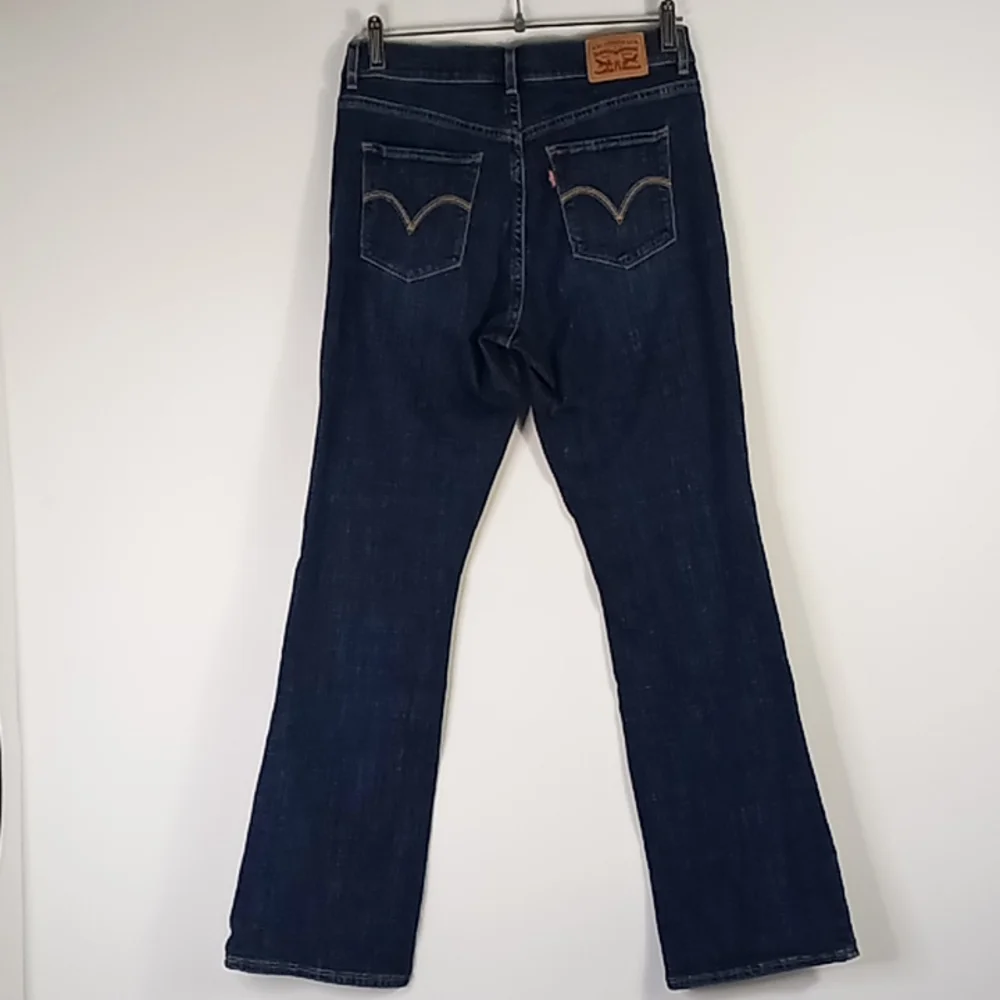 Levi's Classic Boot Mid-Rise Blue Jeans Size 6M - Picture 2 of 16